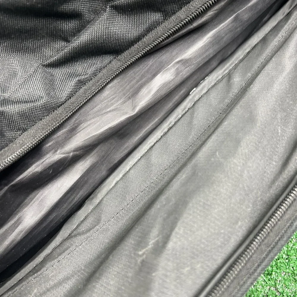 Walt Disney 1971 World Black‎ Two Rolling Wheeled Duffle Bag See Pictures